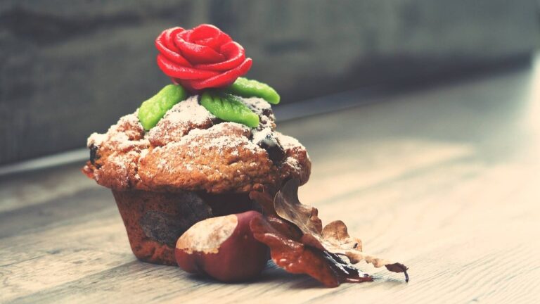 muffin, marzipan, cakes-1025172.jpg